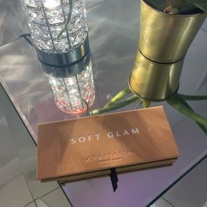 Anastasia Beverly Hills Soft Glam Eyeshadow Palette